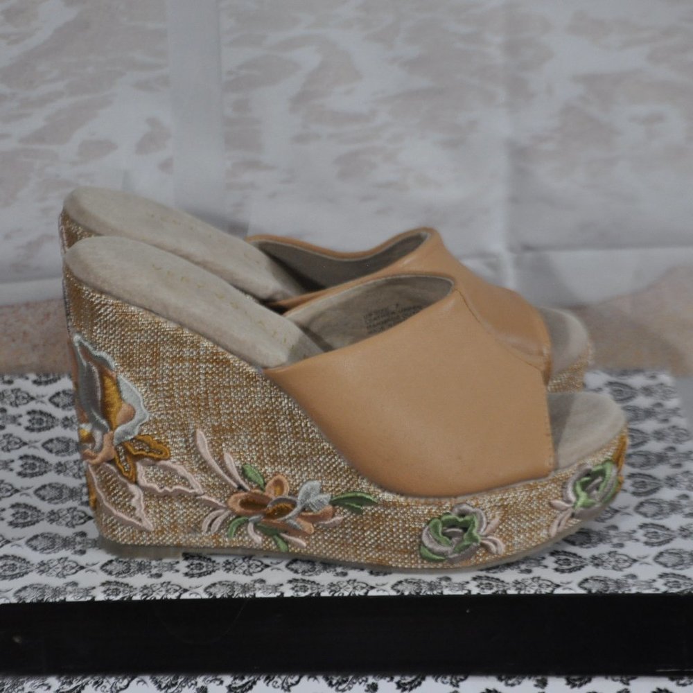 Very Volatile Tan Wedge Sandals with Peep-Toe Design